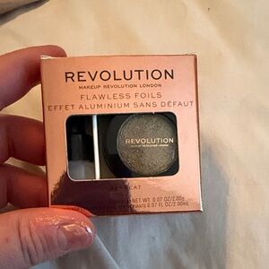 Revolution Flawless Foils Eyeshadow‎ - Silver